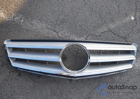 2014 Mercedes-Benz C 250 z USA, uszkodzony, nr VIN WDDGJ4HB4EG266988